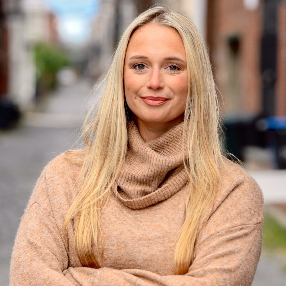 Meet your Posher, Dana